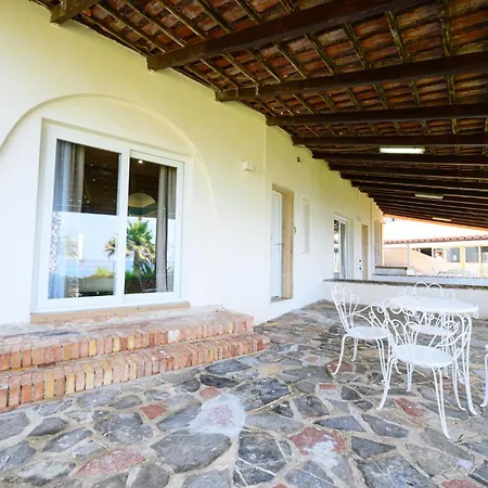 Villaggio Stella Del Sud & Курортный комплекс Пишотта